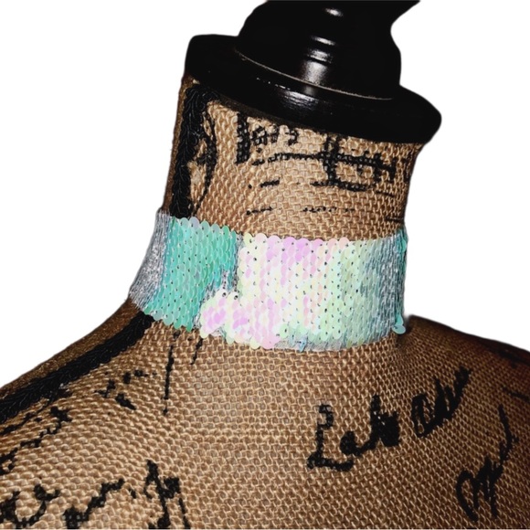 Private Label Jewelry - Blue and White Brush Over Sequin Choker